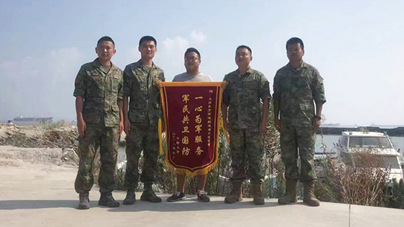 贴心服务暖军心 收到锦旗获赞誉